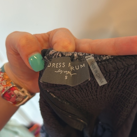 VICI Dress Forum Smocked Back Long Sleeve Midi Dress - Picture 6 of 6